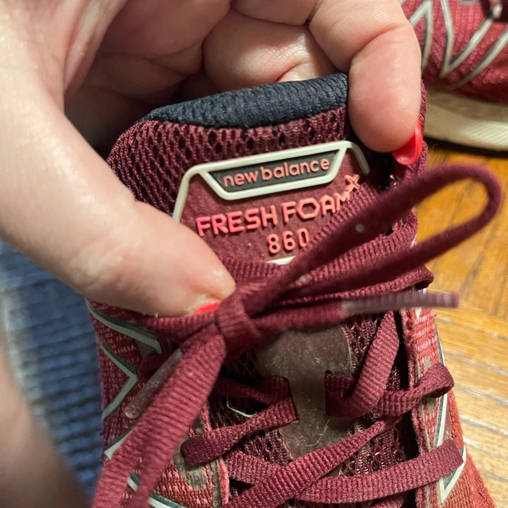 New Balance 860v12 Shoes Womens Size 11 Garnet Pink Athletic Sneakers DW - Picture 4 of 7